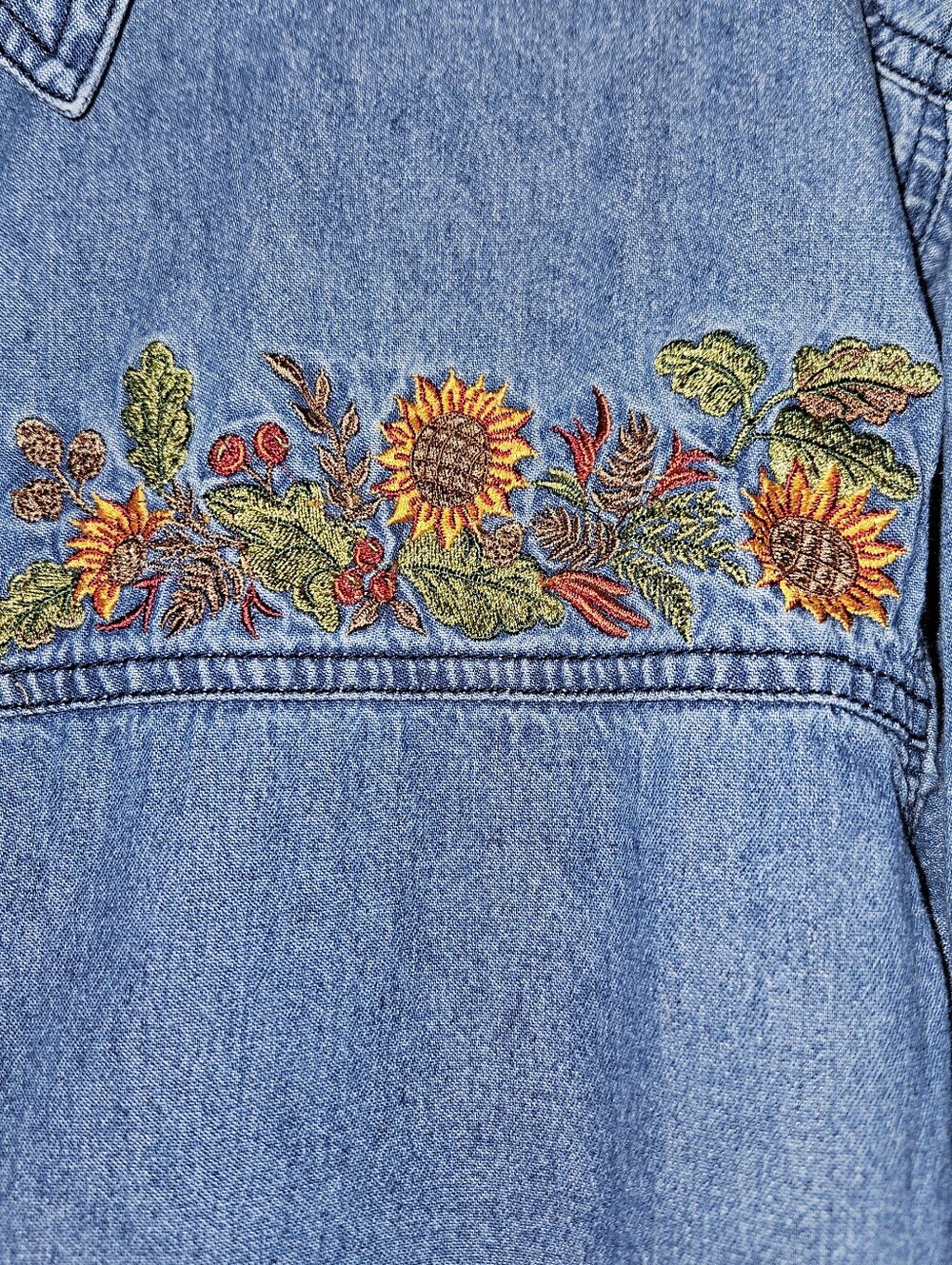 VINTAGE Denim Shirt Embroidered Sunflowers Size Large 90s - Picture 3 of 7